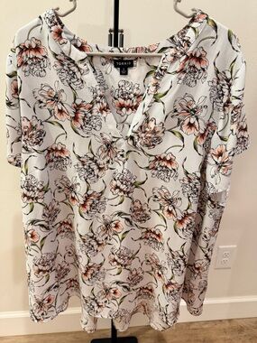 Torrid Floral Blouse – Size 3 (3X) | High-Low Hem | Flowy & Feminine